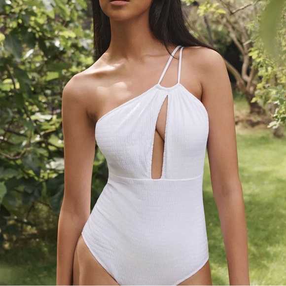 New EVARAE Free People Textured Rizo 4 & 6 White One Shoulder 1Pc Maillot Italy - Picture 8 of 11